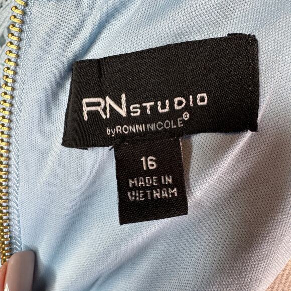 RN Studio by Ronnie Nicole Stretch Lace Bell Sleeve A-Line Shift Dress Blue 16 - Picture 7 of 9